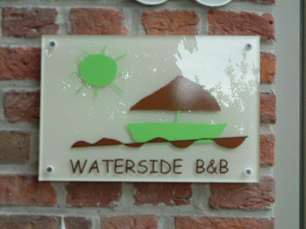 ברוז' B&B Waterside מראה חיצוני תמונה